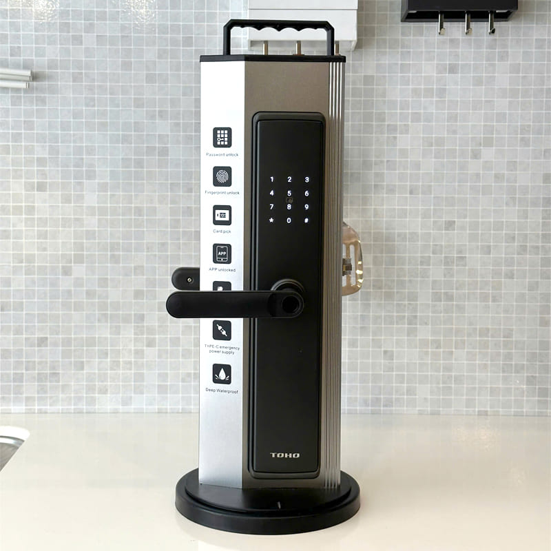 Khoa-van-tay-cho-cua-go-toho-th631