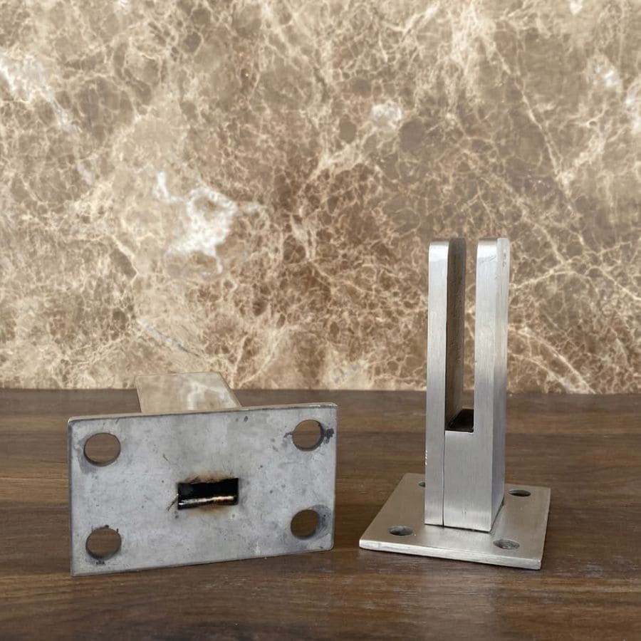 Cận cảnh chi tiết sắc nét của mẫu trụ kẹp kính đặc TOHO TH812