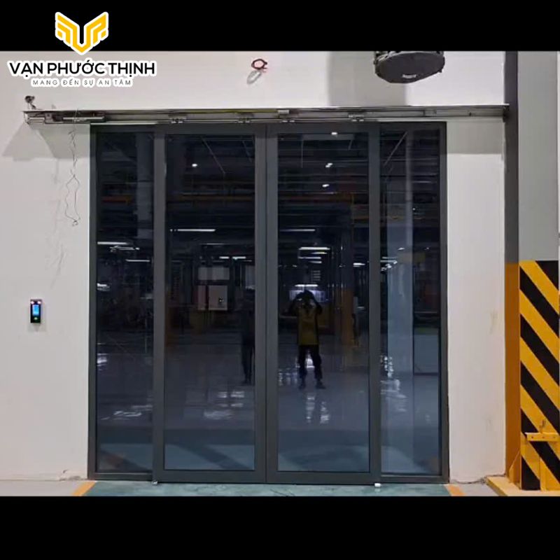 Tích hợp kiểm soát ra vào và cửa tự động bảo mật an toàn 