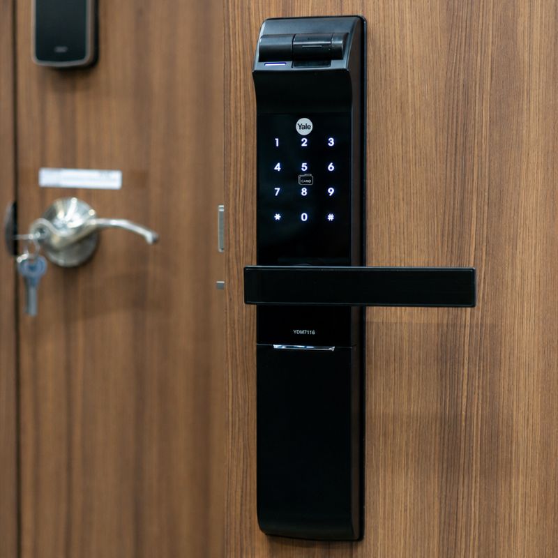 Khóa điện tử Yaleđỉnh cao bảo mật YDM7166 MB