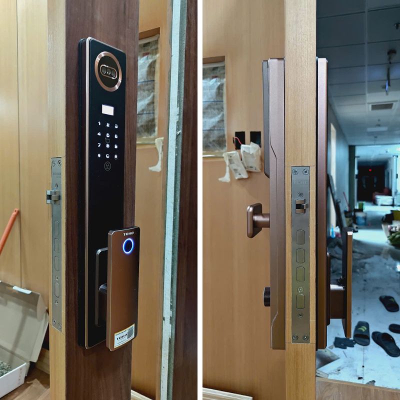 Model TH714 mang sắc đen sang trọng, ôm khít đố cửa gỗ, thể hiện sự uy nghiêm và hiện đại